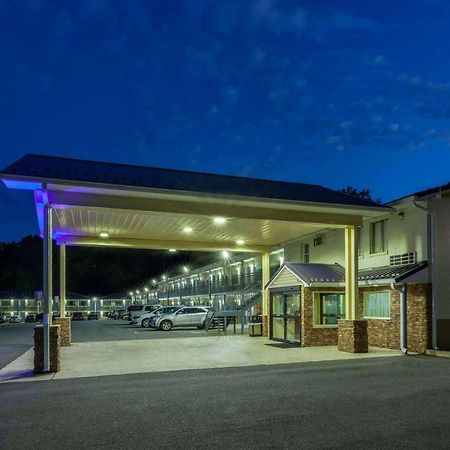 Days Inn By Wyndham Charles Town Exterior foto
